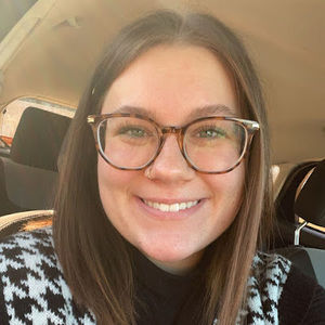 Meet your Posher, Emily